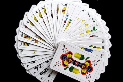 Tarot-card-tips-and-tricks.jpg