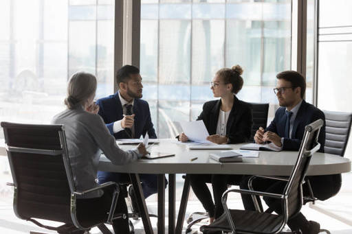 Abogados unicos e universales dignos de confianza.