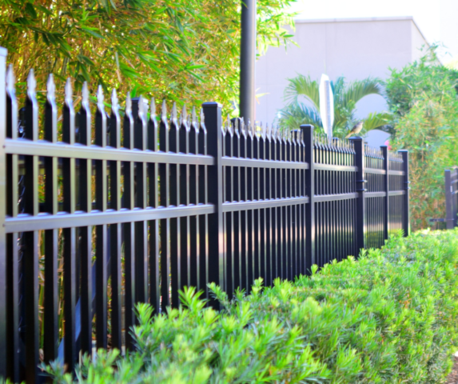 VINYL FENCE DUNDEE IL.png