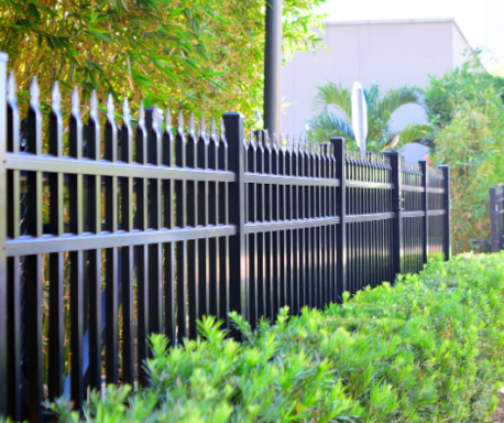 FENCE COMPANY ELMWOOD.png